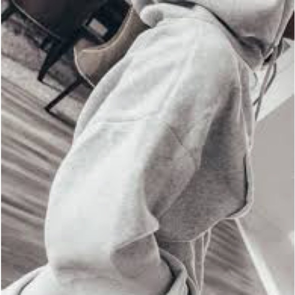 Cozy Gray WOMEN’S HOODIE INATTESA